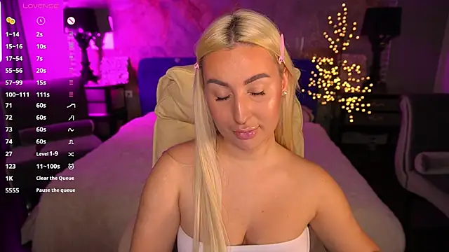 LiaBrazzerr online show from 04/10/26, 01:49