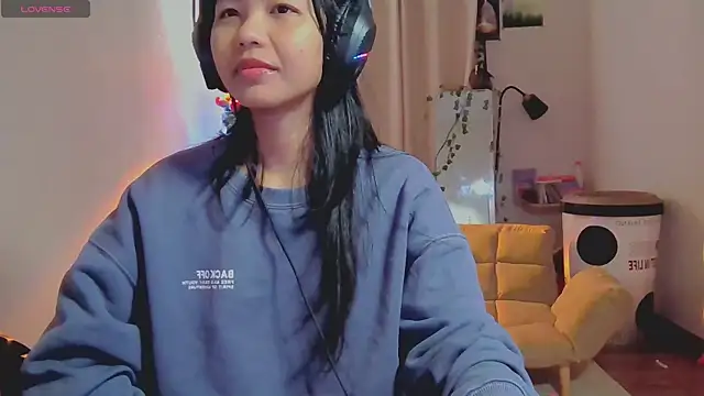 Snapshot of Kana_G chatting on 12/20/24, 06:35 Kana G online show from 12/20/24, 06:35