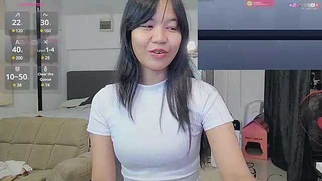 Snapshot of Kana_G chatting on 01/17/25, 11:27 Kana G online show from 01/17/25, 11:27