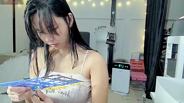 Snapshot of Kana_G chatting on 01/22/25, 12:27 Kana G online show from 01/22/25, 12:27