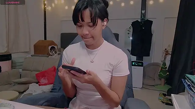 Snapshot of Kana_G chatting on 02/01/25, 04:11 Kana G online show from 02/01/25, 04:11