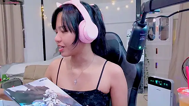 Snapshot of Kana_G chatting on 02/20/25, 02:02 Kana G online show from 02/20/25, 02:02