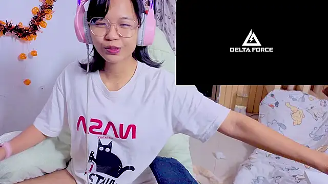 Snapshot of Kana_G chatting on 10/28/25, 05:48 Kana G online show from 10/28/25, 05:48