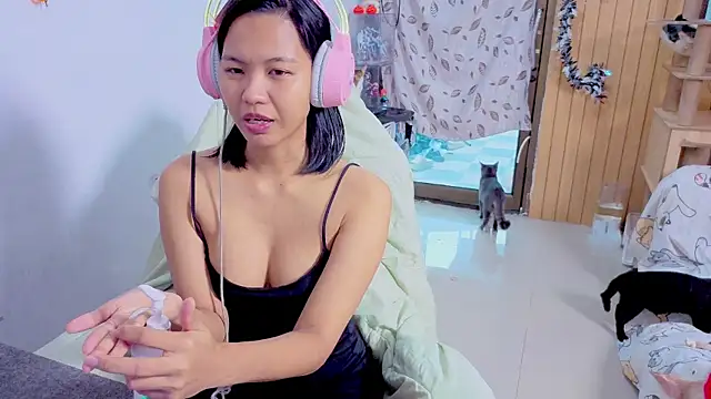 Snapshot of Kana_G chatting on 10/30/25, 04:03 Kana G online show from 10/30/25, 04:03