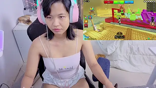 Snapshot of Kana_G chatting on 11/15/25, 08:11 Kana G online show from 11/15/25, 08:11