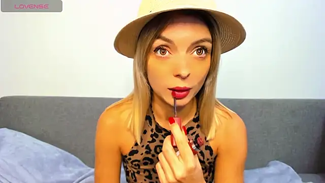  ellen meow  online show from 10/24/25, 09:11