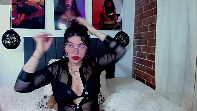 Snapshot of kyliejenner_hot chatting on 05/26/26, 03:13 kyliejenner hot online show from 05/26/26, 03:13