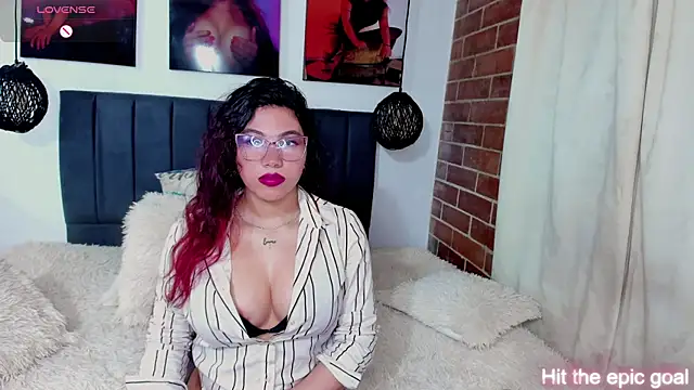 kyliejenner hot online show from 06/19/26, 04:28
