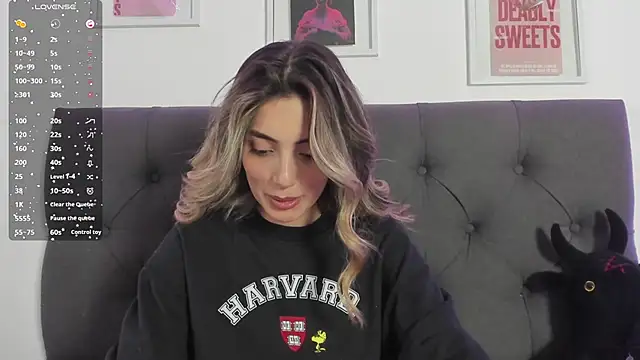 Snapshot of IsadoraGalle_ chatting on 02/13/26, 04:03 IsadoraGalle online show from 02/13/26, 04:03