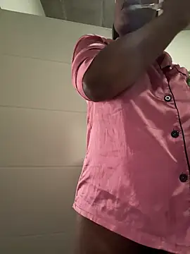 slimcateee online show from 11/17/25, 09:04