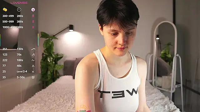 MaryCoopeer online show from 02/20/25, 02:24