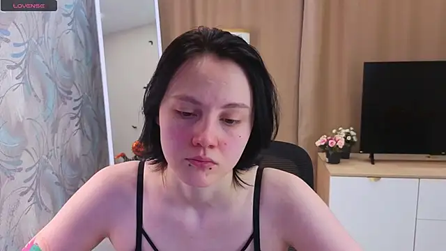 MaryCoopeer online show from 11/24/25, 05:51