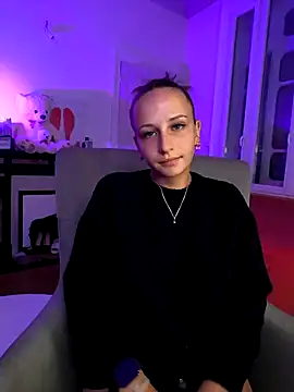 Snapshot of emma4xxx chatting on 03/14/25, 08:17 emma4xxx online show from 03/14/25, 08:17