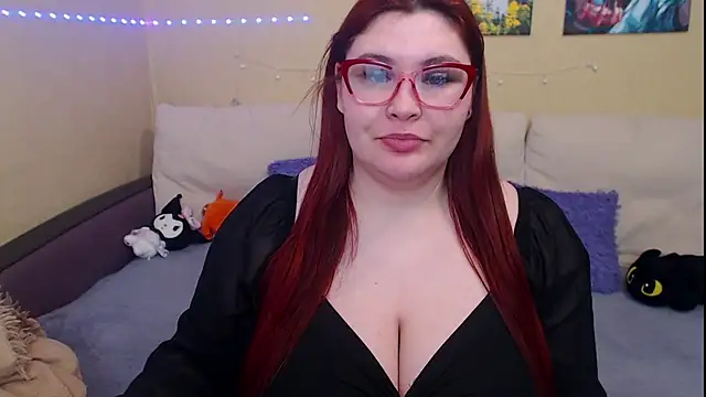 Snapshot of JuliaKeln chatting on 02/19/25, 03:49 JuliaKeln online show from 02/19/25, 03:49