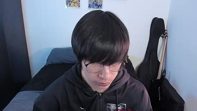 Snapshot of Aventure_Twinks chatting on 05/15/26, 11:45 Aventure Twinks online show from 05/15/26, 11:45