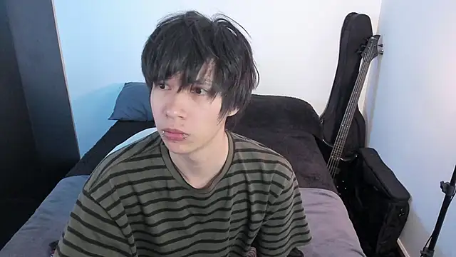 Snapshot of Aventure_Twinks chatting on 05/17/26, 12:08 Aventure Twinks online show from 05/17/26, 12:08
