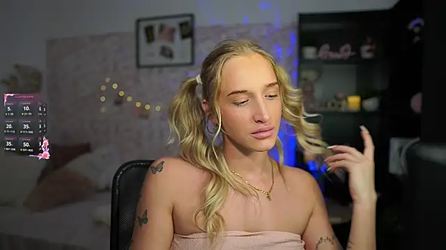 Nicolette  Shea  online show from 03/14/25, 12:18