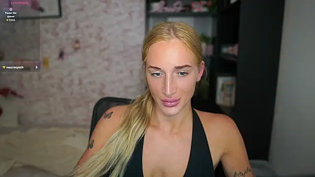 Nicolette  Shea  online show from 02/04/26, 08:03