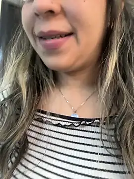 Snapshot of Rose_Gang chatting on 12/16/24, 04:16 Rose Gang online show from 12/16/24, 04:16