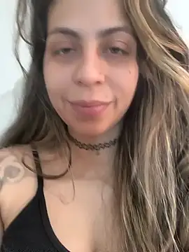 Snapshot of Rose_Gang chatting on 01/15/25, 04:00 Rose Gang online show from 01/15/25, 04:00