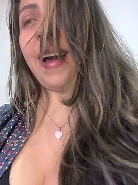 Snapshot of Rose_Gang chatting on 02/16/25, 04:31 Rose Gang online show from 02/16/25, 04:31