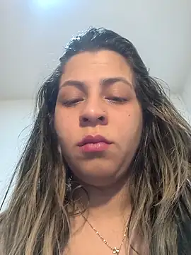 Snapshot of Rose_Gang chatting on 02/23/25, 08:39 Rose Gang online show from 02/23/25, 08:39