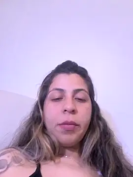 Snapshot of Rose_Gang chatting on 03/03/25, 02:36 Rose Gang online show from 03/03/25, 02:36