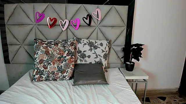 nina pons online show from 02/15/25, 12:59