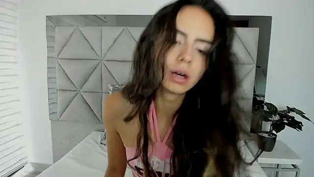 nina pons online show from 03/05/25, 09:48