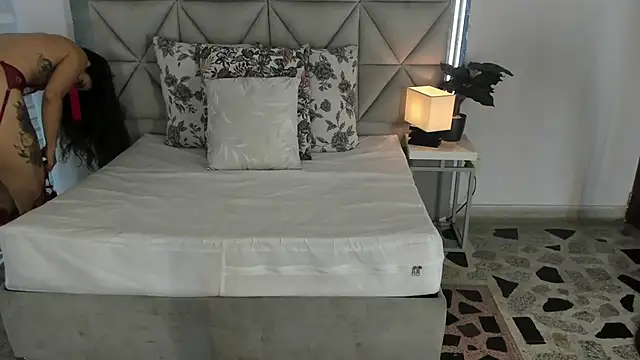 nina pons online show from 10/11/25, 08:51