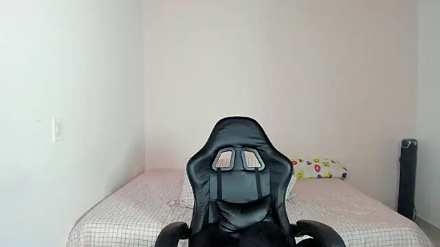 nina pons online show from 04/21/26, 01:42