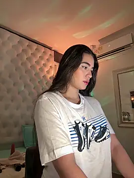 Snapshot of ZarahEvans chatting on 12/09/24, 07:39 ZarahEvans online show from 12/09/24, 07:39