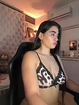 Snapshot of ZarahEvans chatting on 09/08/25, 07:24 ZarahEvans online show from 09/08/25, 07:24