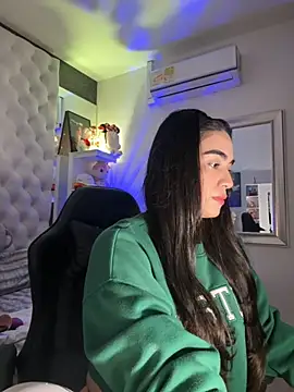 Snapshot of ZarahEvans chatting on 10/10/25, 07:57 ZarahEvans online show from 10/10/25, 07:57