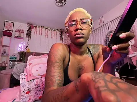 VixenCapri online show from 02/04/26, 12:38