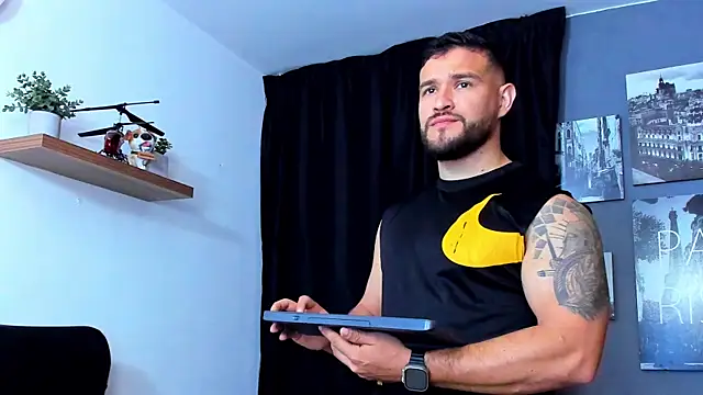 Snapshot of AndrewDiaz chatting on 11/25/25, 05:51 AndrewDiaz online show from 11/25/25, 05:51