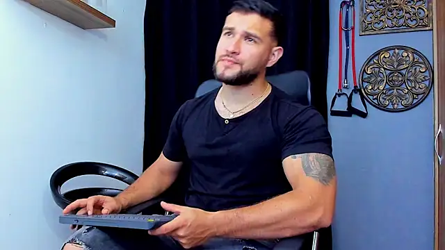 Snapshot of AndrewDiaz chatting on 01/12/26, 09:03 AndrewDiaz online show from 01/12/26, 09:03