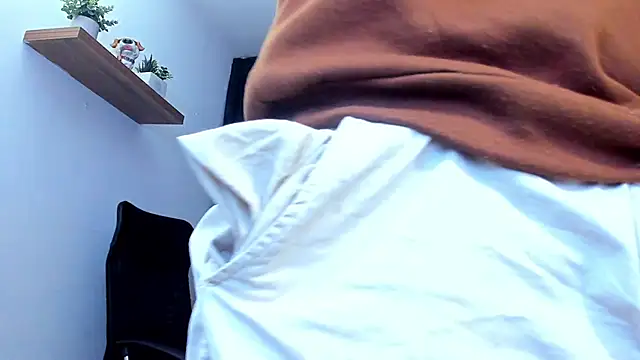 Snapshot of AndrewDiaz chatting on 03/27/26, 06:08 AndrewDiaz online show from 03/27/26, 06:08