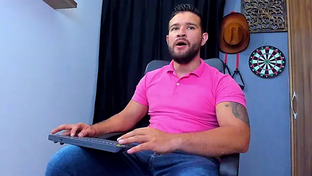 Snapshot of AndrewDiaz chatting on 03/28/26, 06:24 AndrewDiaz online show from 03/28/26, 06:24