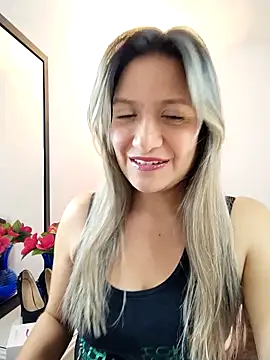 Snapshot of valeriahunter1 chatting on 11/23/25, 10:31 valeriahunter1 online show from 11/23/25, 10:31