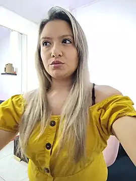 Snapshot of valeriahunter1 chatting on 03/10/26, 10:04 valeriahunter1 online show from 03/10/26, 10:04