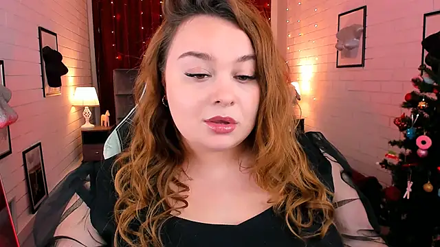 Snapshot of KimberlyMaran chatting on 12/18/24, 12:18 KimberlyMaran online show from 12/18/24, 12:18