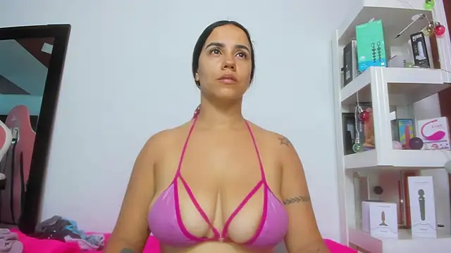 Snapshot of tatiana_big_ass_boobs chatting on 03/16/25, 03:17 tatiana big ass boobs online show from 03/16/25, 03:17