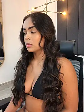 Snapshot of JuanaSimons chatting on 01/06/25, 11:42 JuanaSimons online show from 01/06/25, 11:42