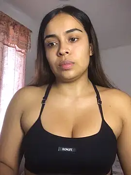 Snapshot of JuanaSimons chatting on 05/02/26, 10:04 JuanaSimons online show from 05/02/26, 10:04