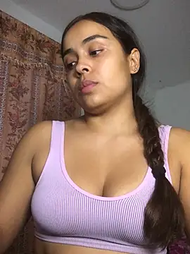 Snapshot of JuanaSimons chatting on 05/13/26, 03:04 JuanaSimons online show from 05/13/26, 03:04