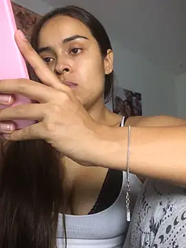 Snapshot of JuanaSimons chatting on 06/21/26, 01:30 JuanaSimons online show from 06/21/26, 01:30