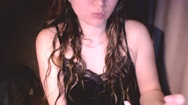 Snapshot of fiona_cute_2 chatting on 05/25/26, 08:04 fiona cute 2 online show from 05/25/26, 08:04