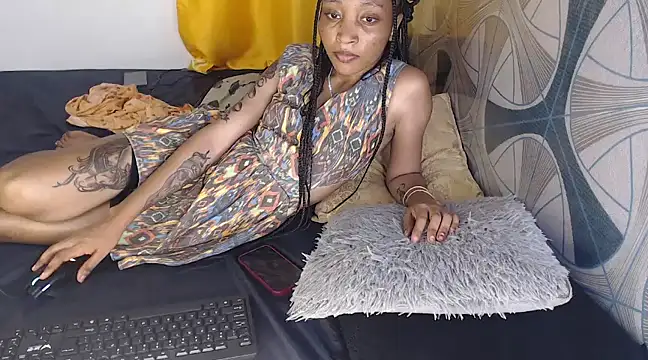 Candiey001 online show from 12/10/24, 06:28