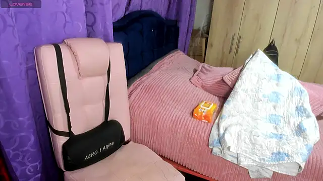 Snapshot of Kenia_oz chatting on 02/02/26, 10:47 Kenia oz online show from 02/02/26, 10:47